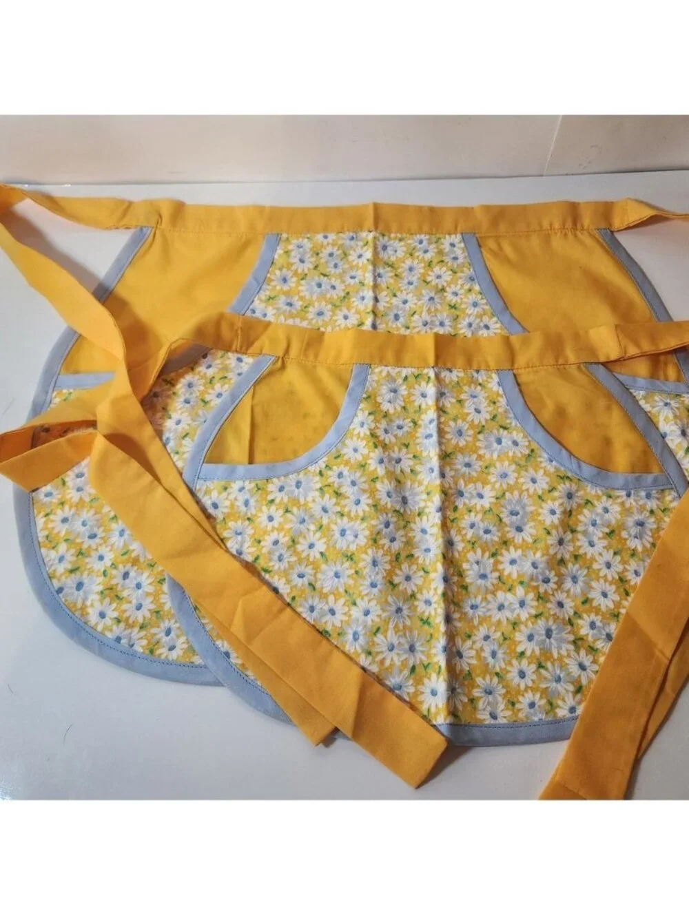 Stunning Mother and Me Handmade  Floral Daisy Half Apron Set Cottagecore Retro
